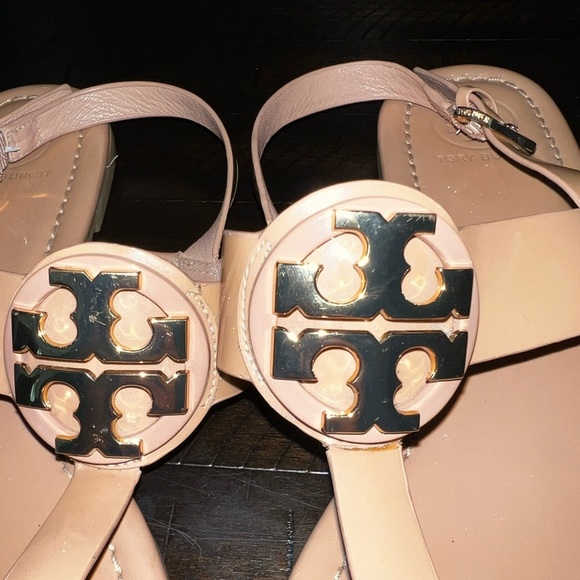 Tory Burch Bryce Patent Leather Flat Thong Sandal - Picture 5 of 14